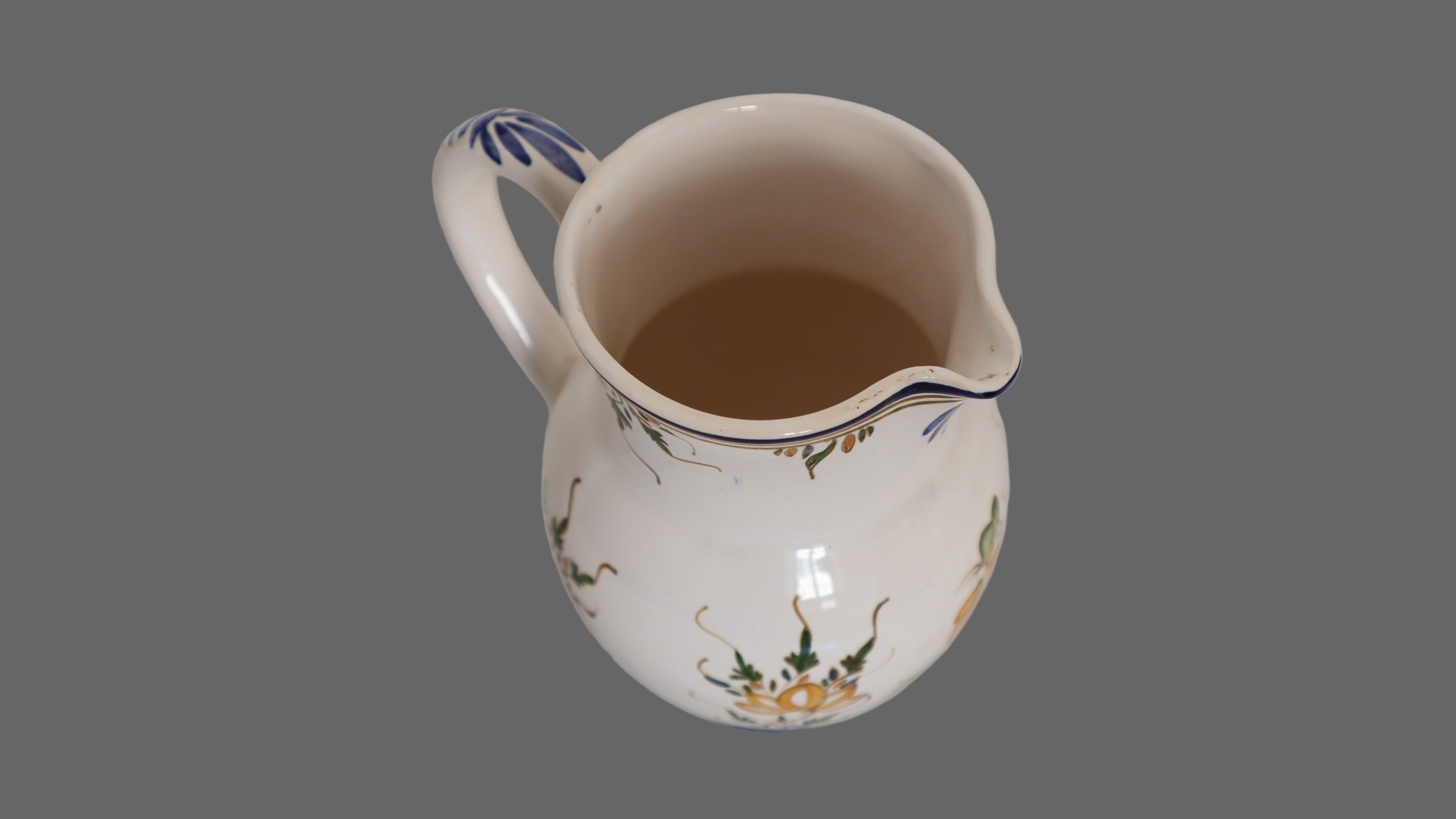 Smuk kande - "Moustiers"