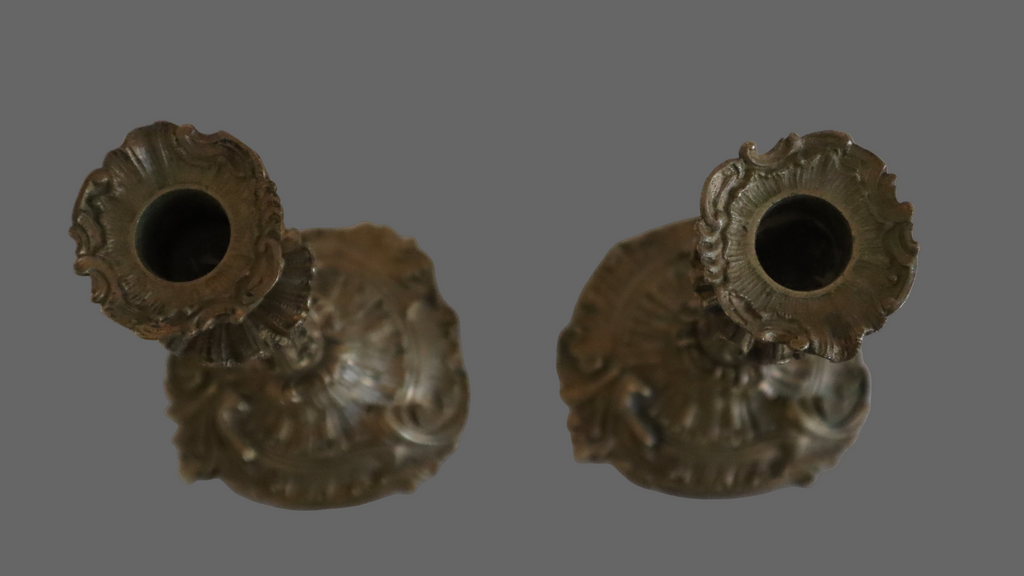 Et par franske lysestager i rokoko-stil