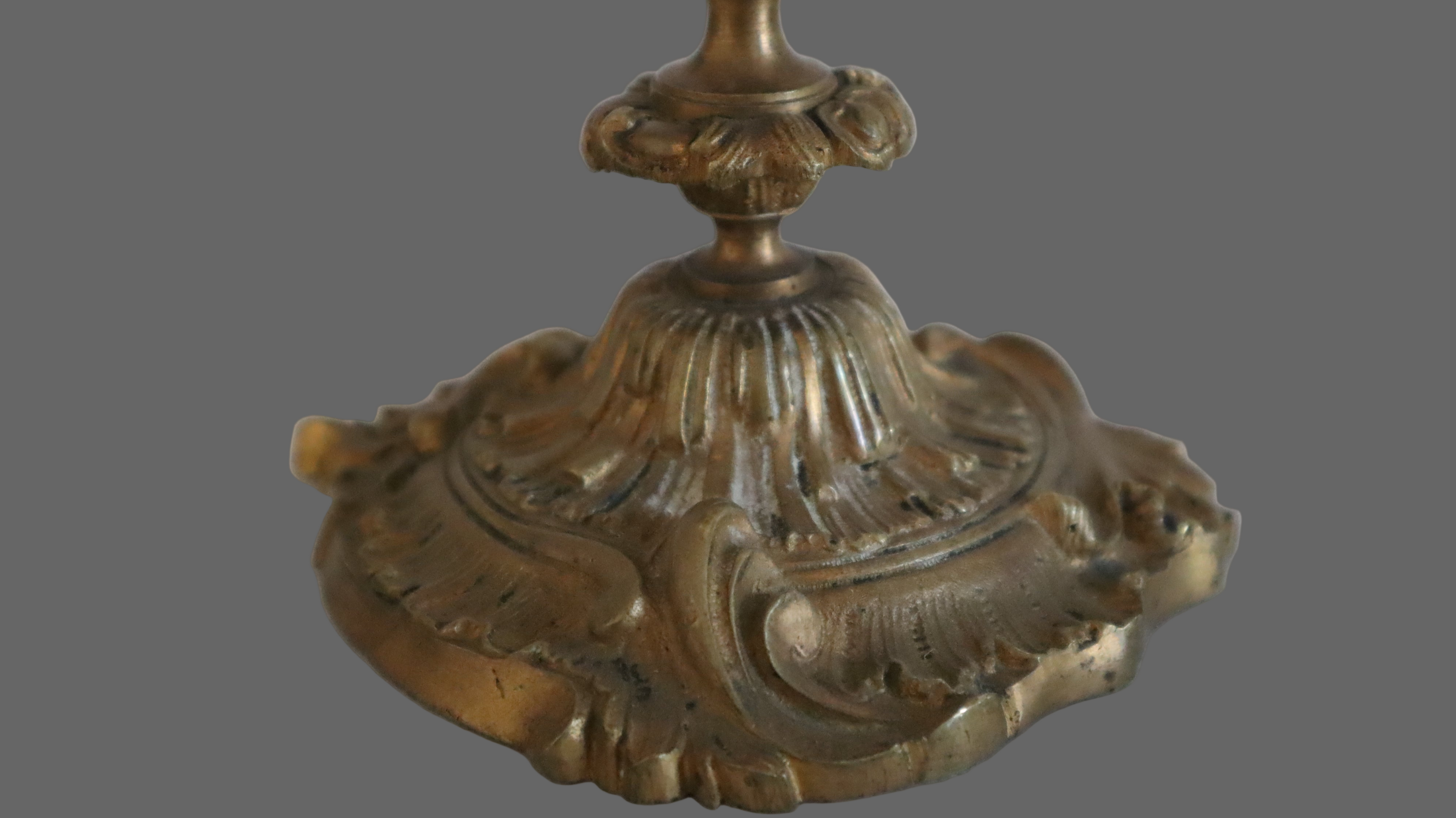 Et par franske lysestager i rokoko-stil