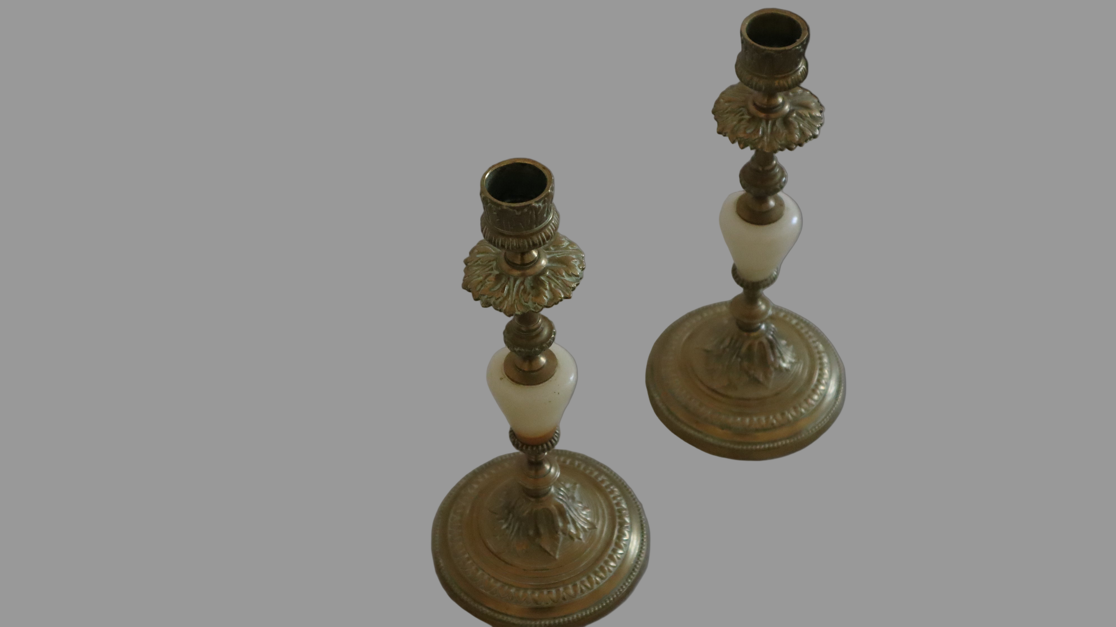 Et par franske messing-lysestager