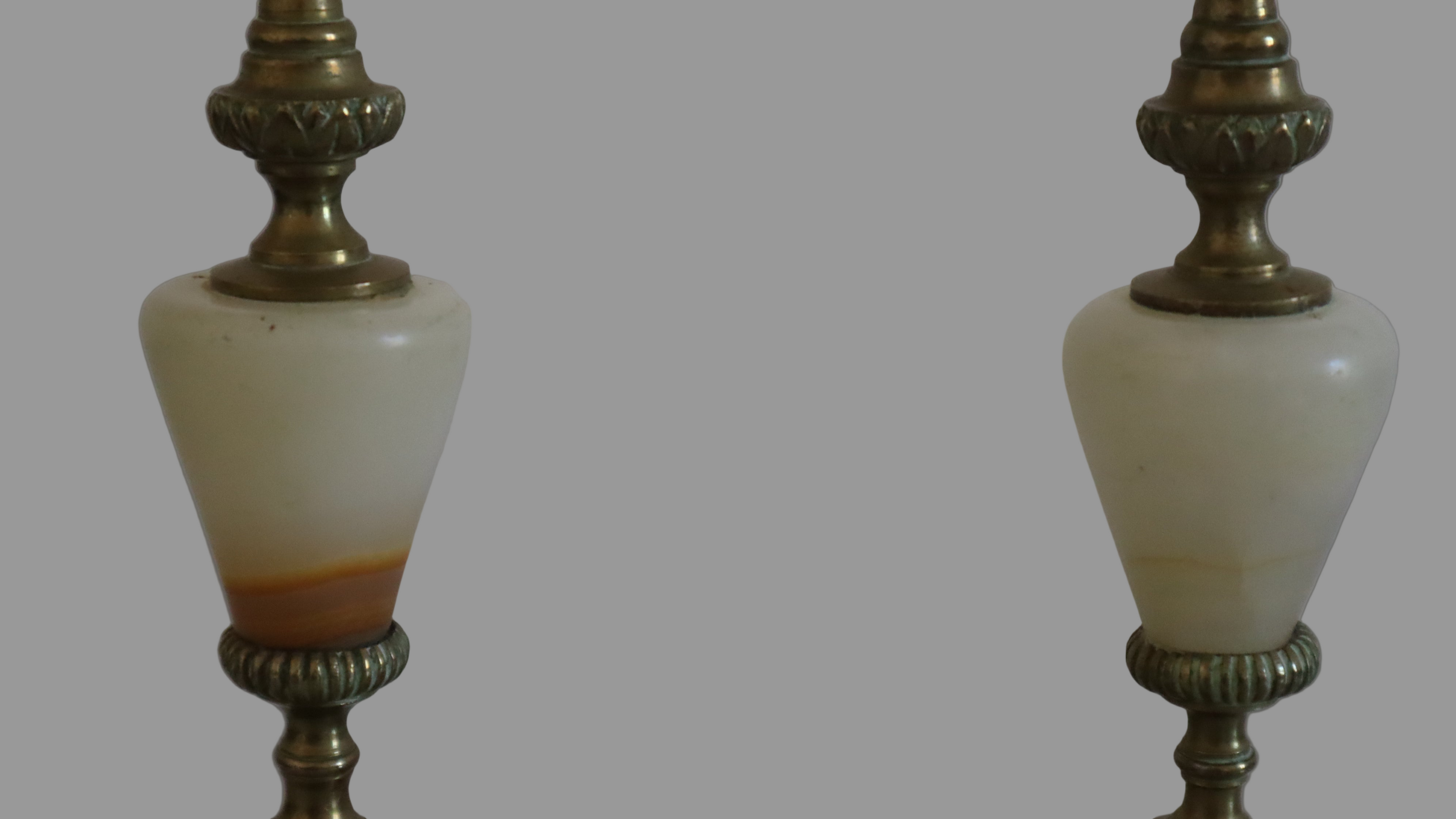 Et par franske messing-lysestager