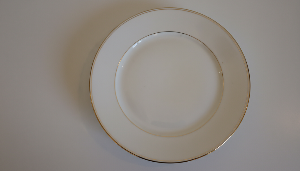 Limoges hvidt porcelæn med guldkant – kagefad på fod